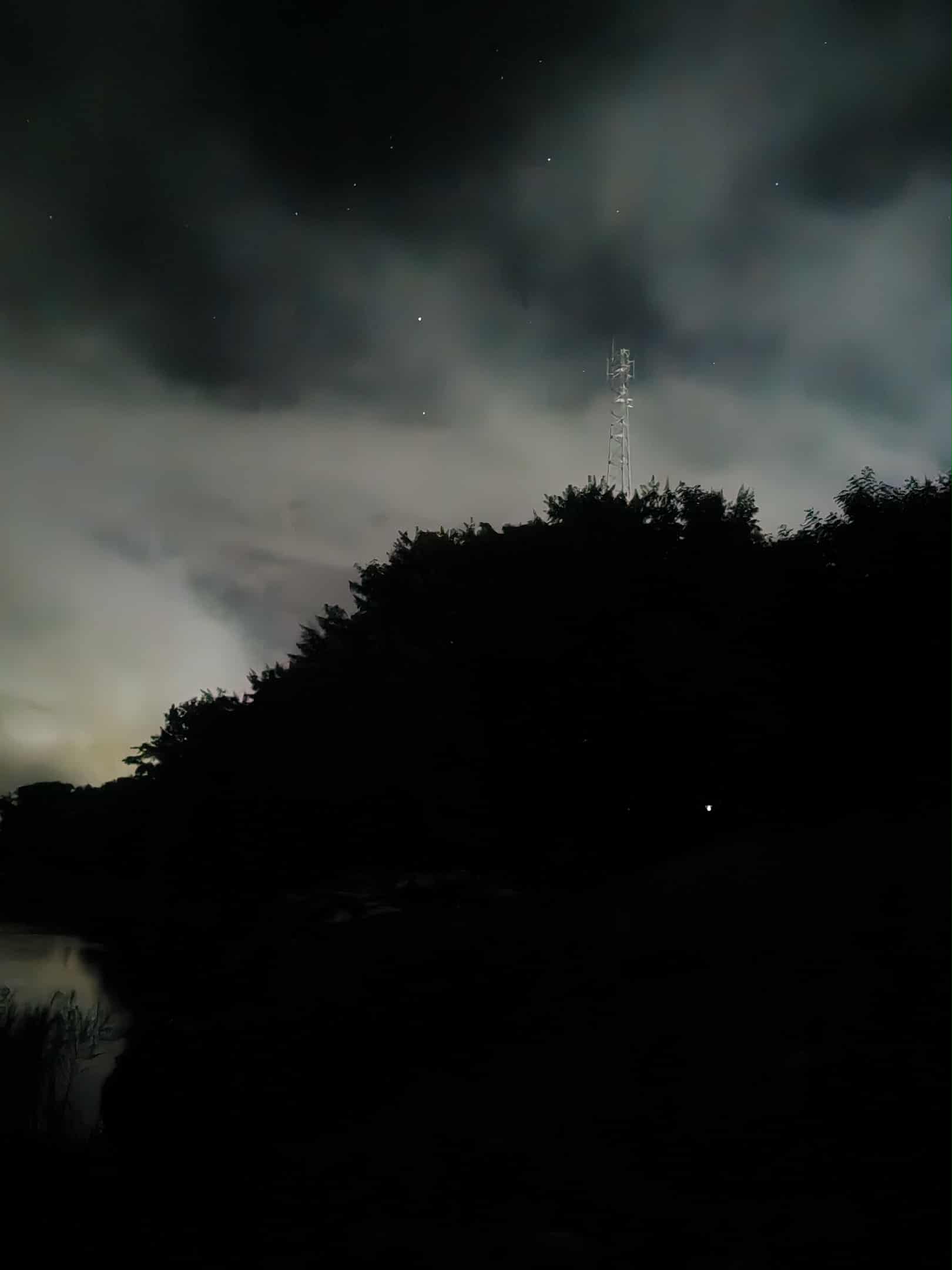 ရပ်နိုင်ပေ ရပ်နိုင်ပေ့ ...